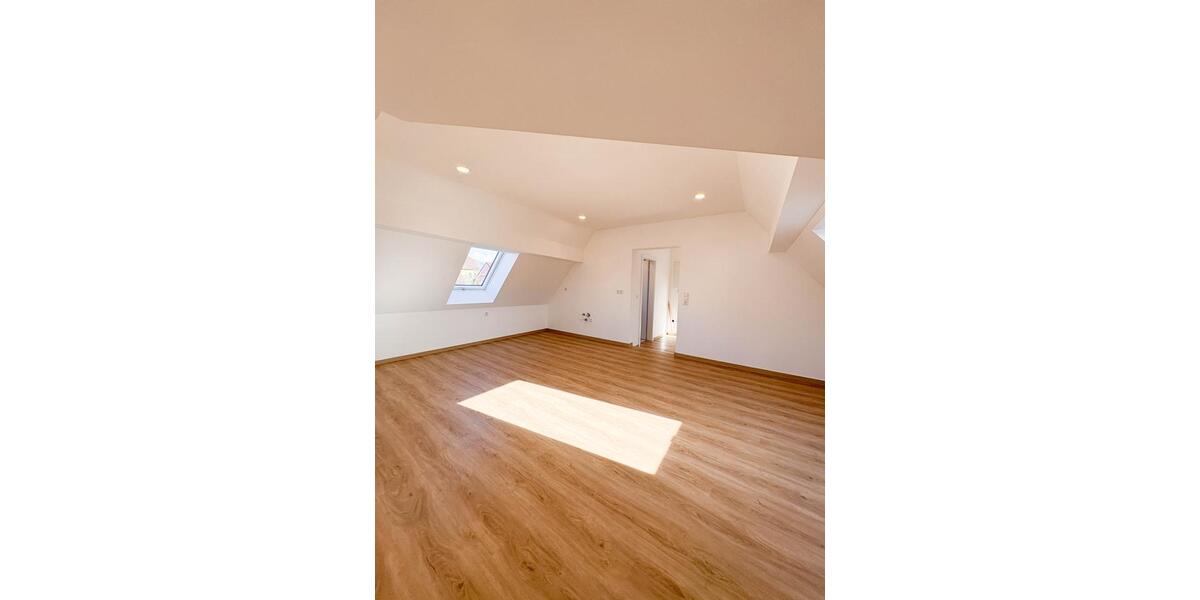 Dachgeschoßwohnung Estenfeld - 2 Zimmer, 77 m&sup2;, 990&euro; | Angebot:25415392