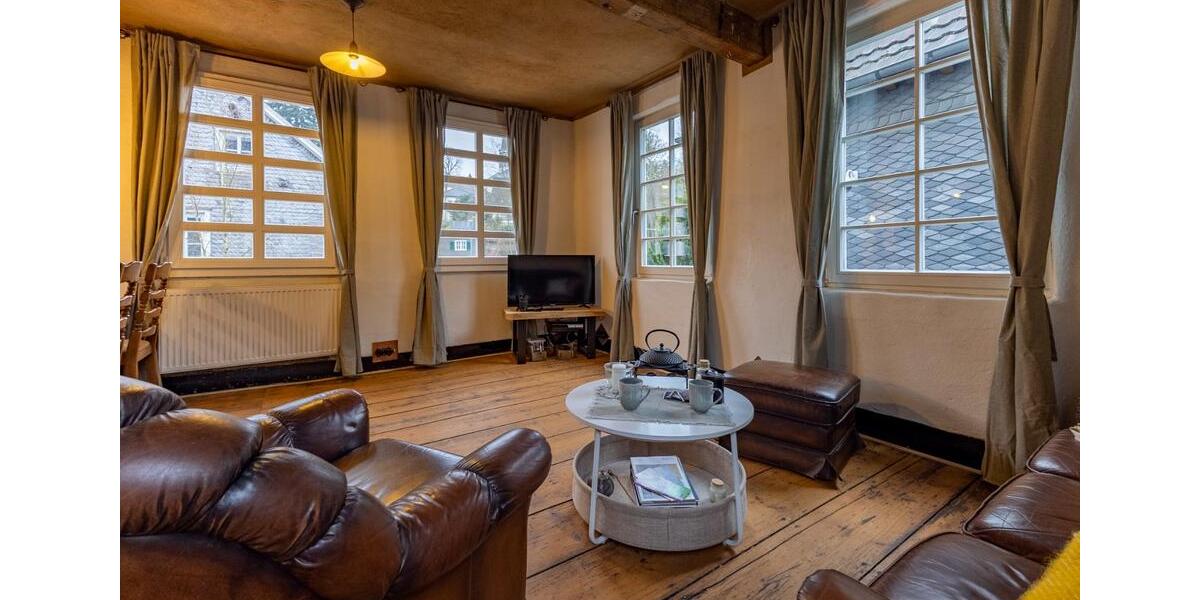 Wohnen auf Zeit Wermelskirchen - 3 Zimmer, 120 m&sup2;, 110&euro; | Angebot:24729227