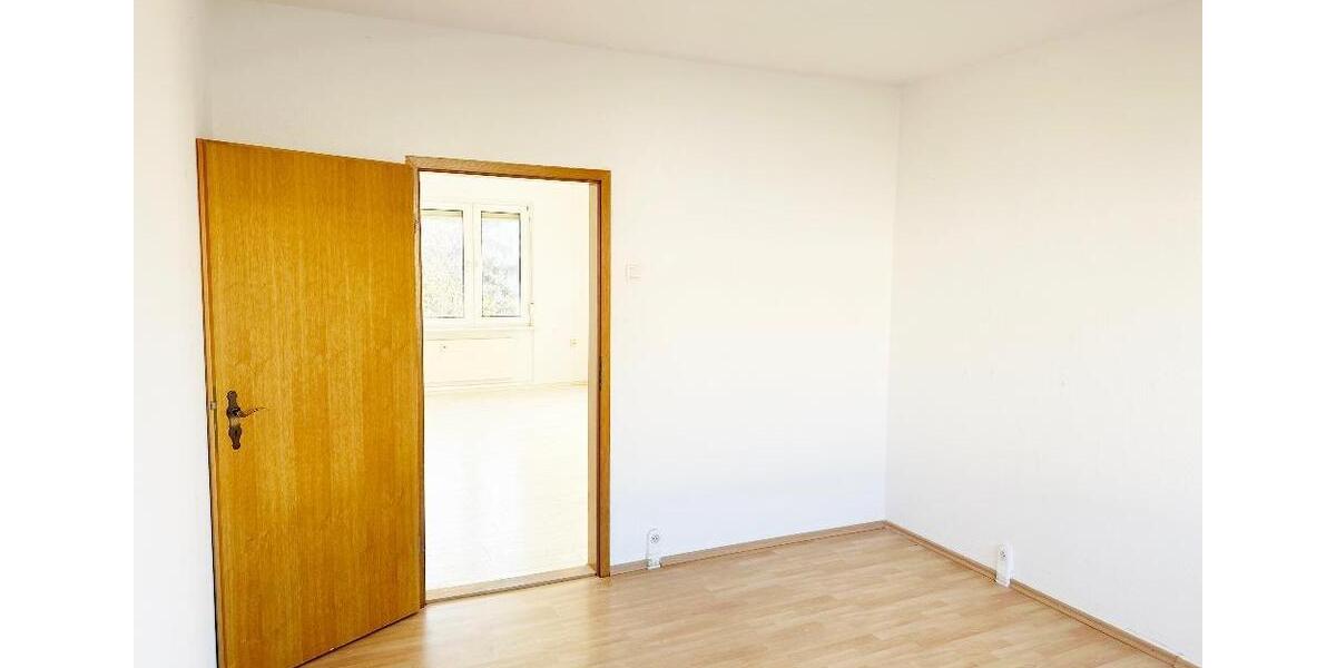 Etagenwohnung Zeithain - 3 Zimmer, 57 m&sup2;, 320&euro; | Angebot:25979091