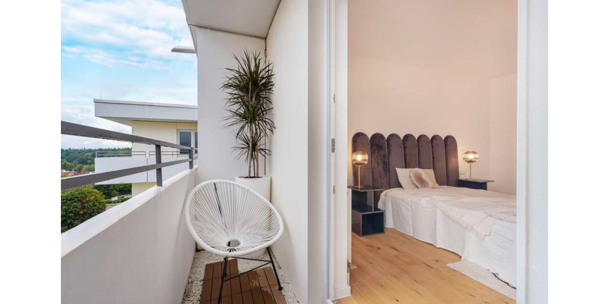 Möbliertes Penthouse im 12. Stock mit Panorama & TG 2.5 zimmer