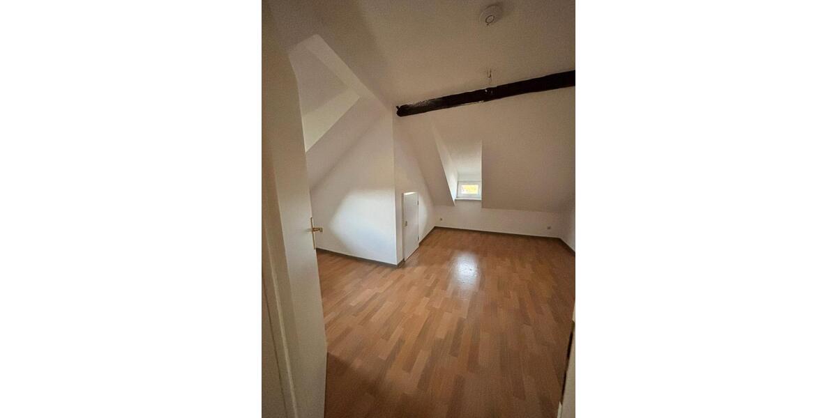Dachgeschoßwohnung Ballenstedt - 2 Zimmer, 68 m&sup2;, 410&euro; | Angebot:26278048