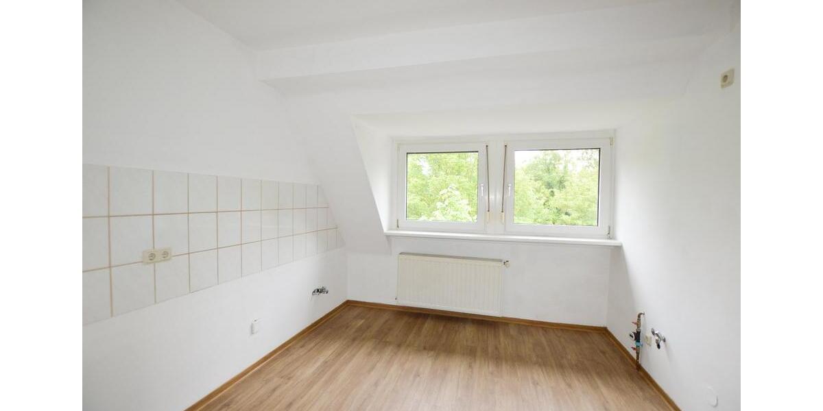 Dachgeschoßwohnung Völklingen - 3 Zimmer, 61 m&sup2;, 430&euro; | Angebot:26561416
