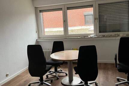 Große, lichtdurchflutete 4 - Zimmer Wohnung - 4 zimmer