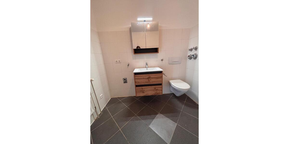 Etagenwohnung Sinsheim - 2 Zimmer, 63 m&sup2;, 780&euro; | Angebot:24778567