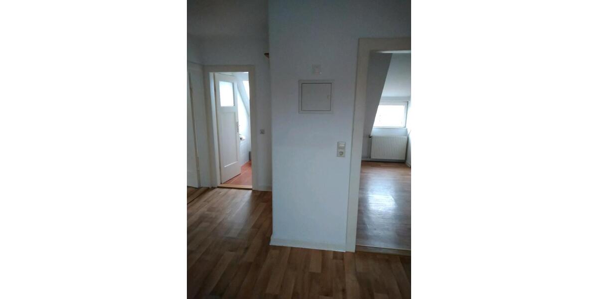 Dachgeschoßwohnung Einbeck - 1 Zimmer, 50 m&sup2;, 300&euro; | Angebot:26252505
