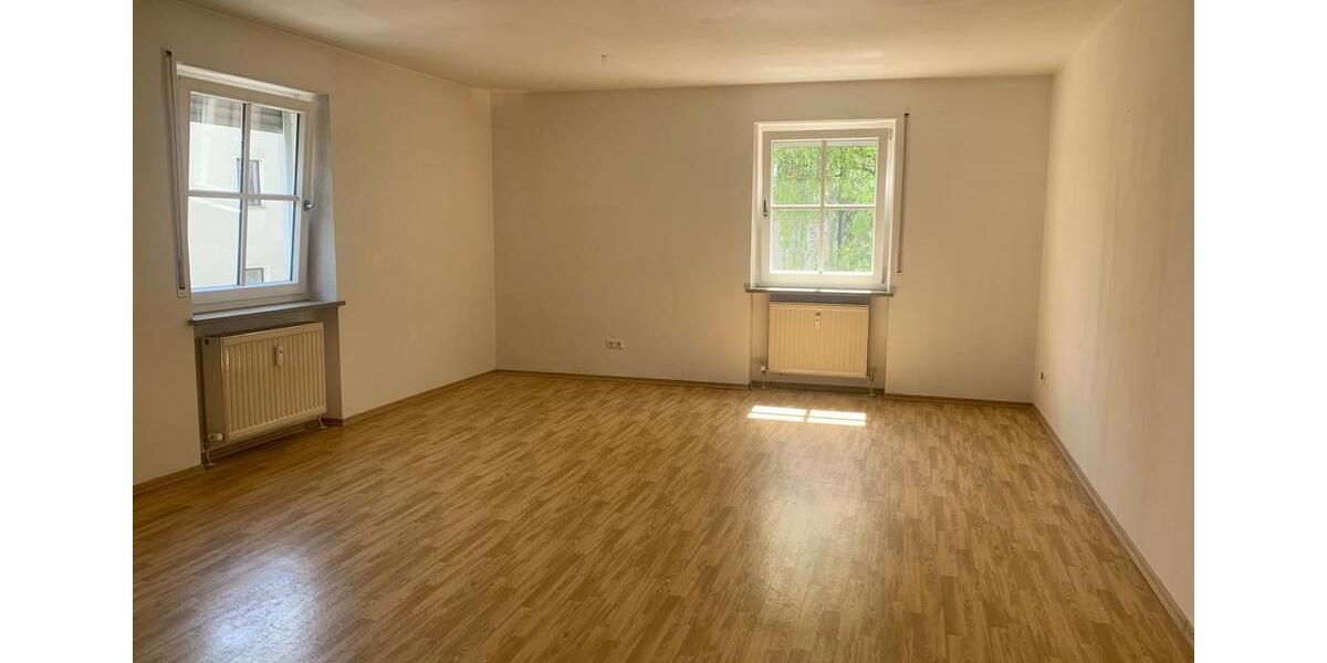 Etagenwohnung Straubing - 2 Zimmer, 66 m&sup2;, 680&euro; | Angebot:26491296