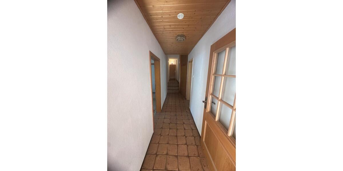 Erdgeschoßwohnung Hungen - 5 Zimmer, 128 m&sup2;, 1.400&euro; | Angebot:26702638