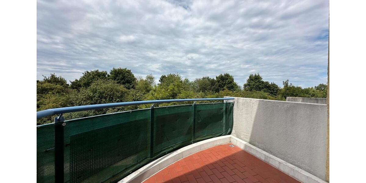 Helle moderne Maisonette Wohnung mit EKB, Balkon und Tiefgaragenplatz in Meerbusch-Osterath. 2 zimmer