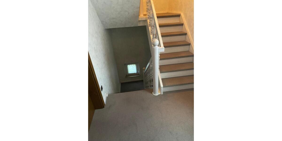 vollmöblierte Doppelhaushälfte auf einem 1200 m² Grundstück 6 zimmer