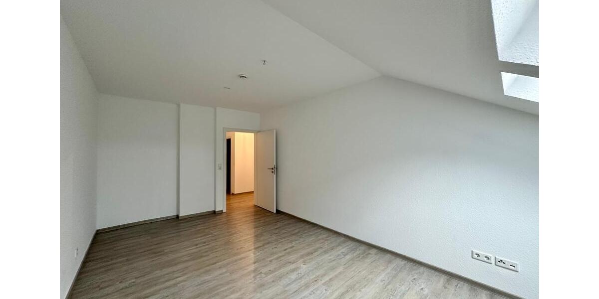 Dachgeschoßwohnung Bad Zwischenahn - 3 Zimmer, 109 m&sup2;, 1.100&euro; | Angebot:24682467