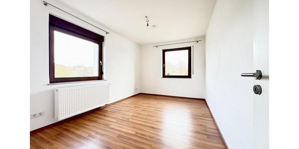 3-Zimmer-Wohnung plus separatem Esszimmer und 2 Balkonen in Oberstenfeld 4 zimmer