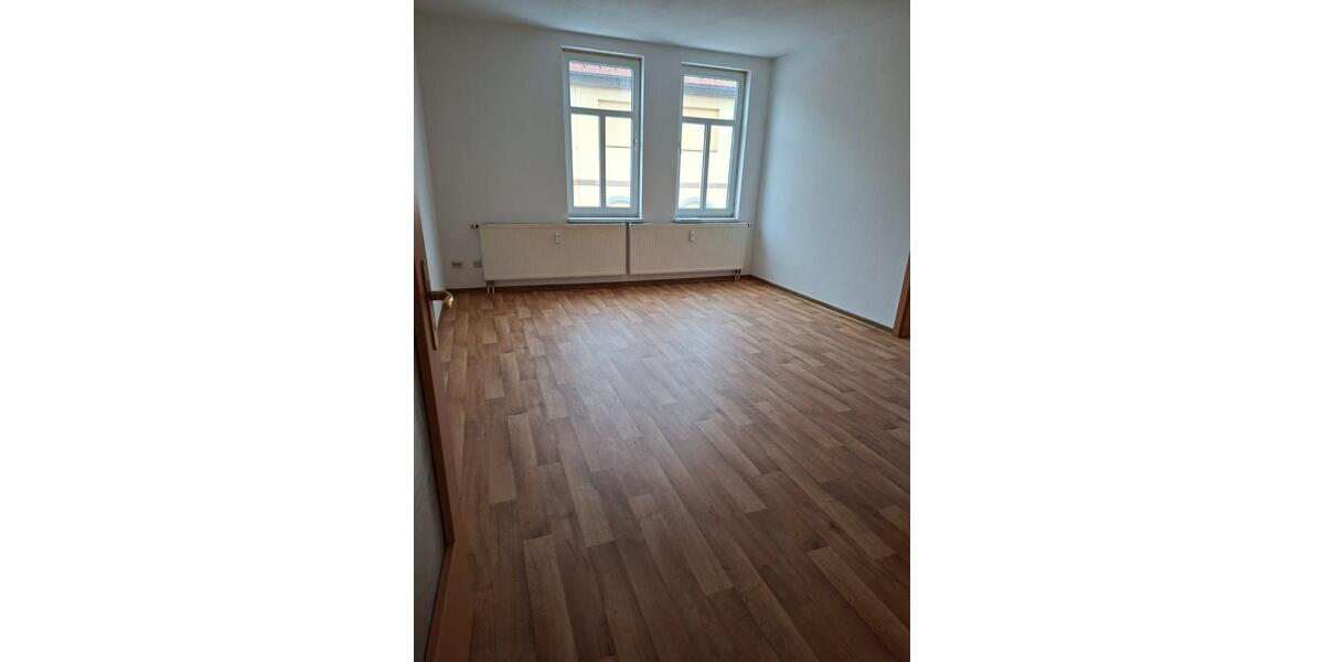 Etagenwohnung Hildburghausen - 4 Zimmer, 74 m&sup2;, 450&euro; | Angebot:25062052