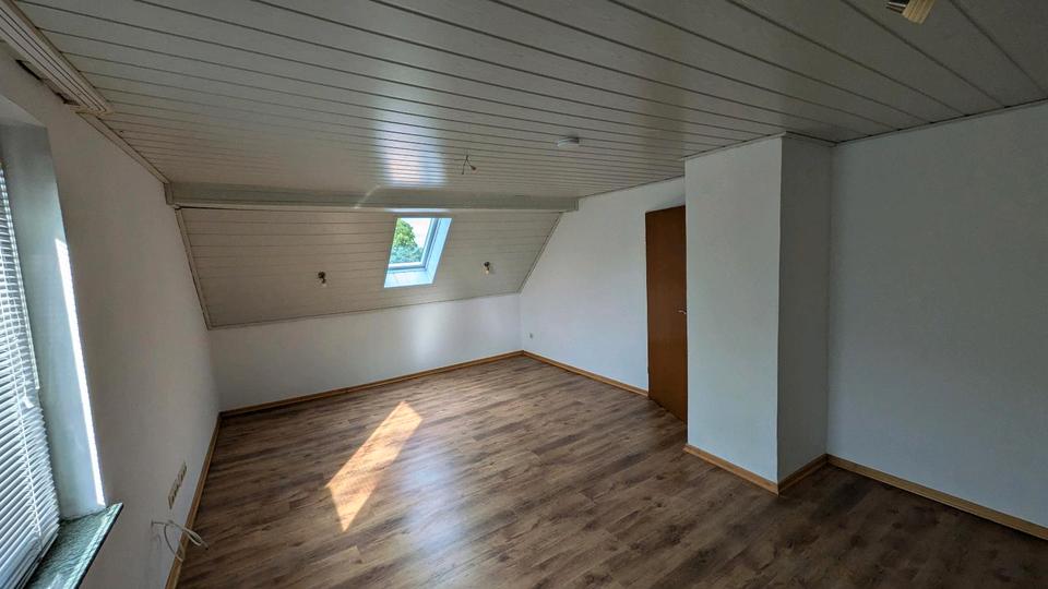 Etagenwohnung Brilon - 3 Zimmer, 100 m&sup2;, 590&euro; | Angebot:25612853