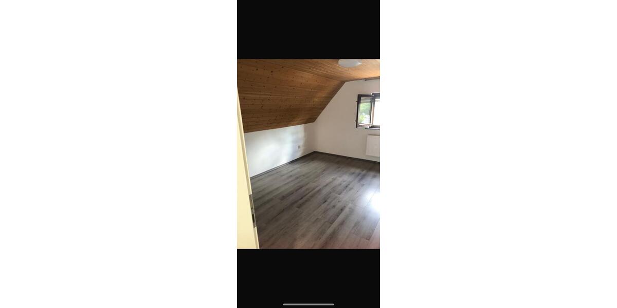 Etagenwohnung Ebersdorf bei Coburg - 4 Zimmer, 115 m&sup2;, 800&euro; | Angebot:24860746