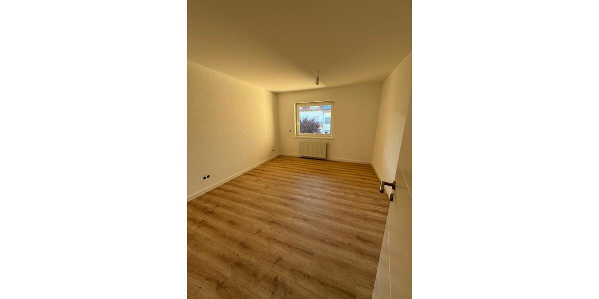 Etagenwohnung Osthofen - 3 Zimmer, 75 m&sup2;, 1.000&euro; | Angebot:26670989