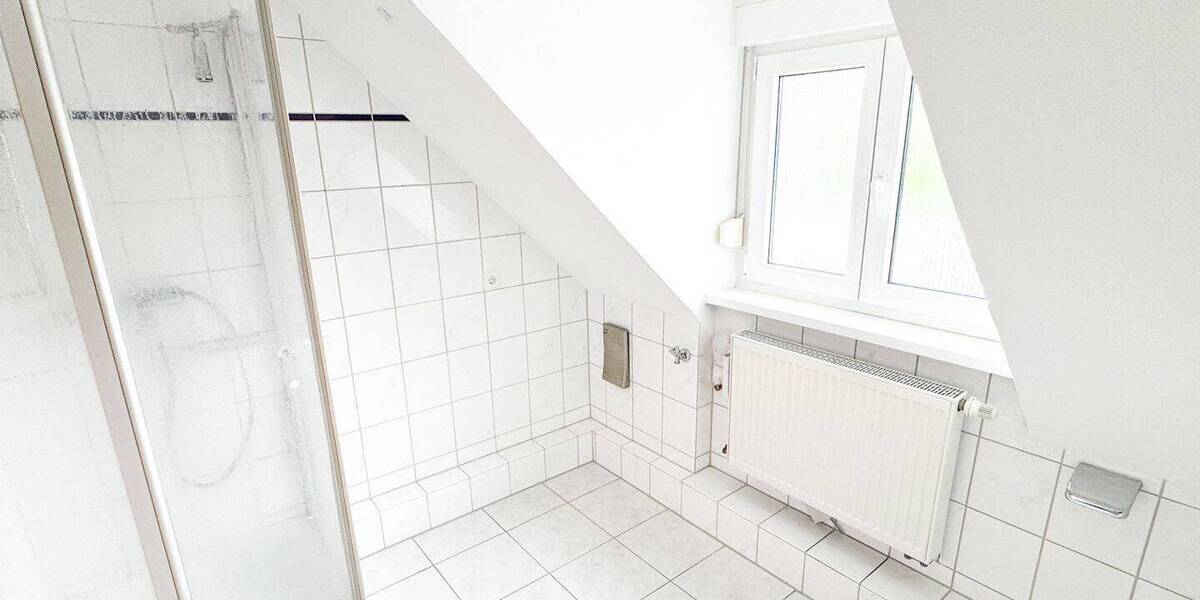 Etagenwohnung Karlsruhe Mühlburg - 3 Zimmer, 92 m&sup2;, 1.200&euro; | Angebot:26305957