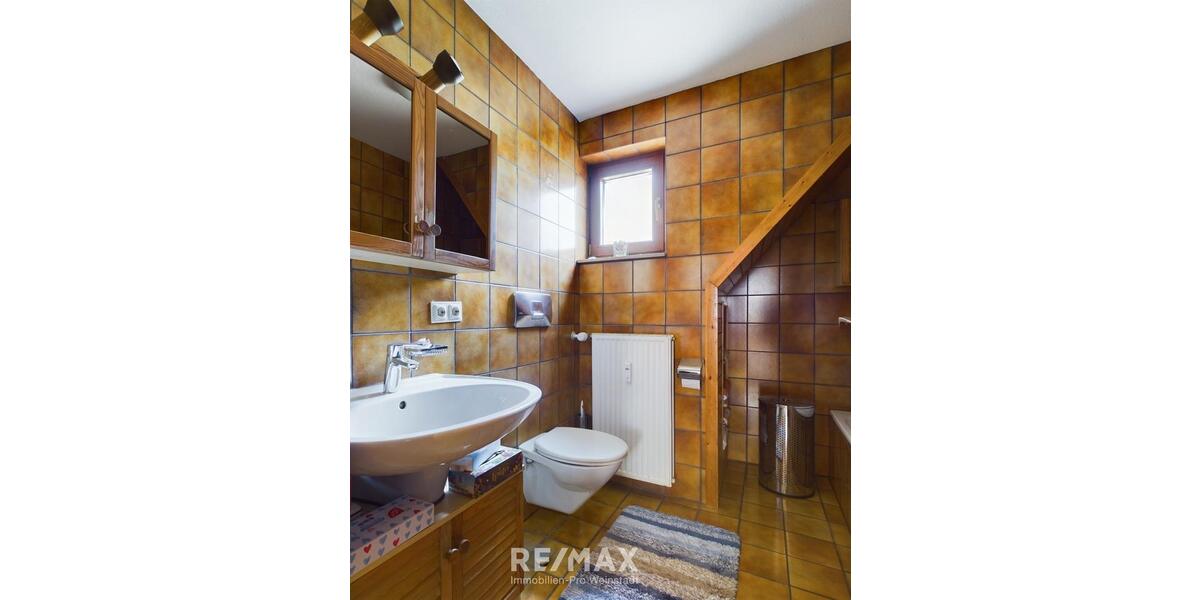 Dachgeschoßwohnung Weinstadt - 3 Zimmer, 80 m&sup2;, 810&euro; | Angebot:26574380