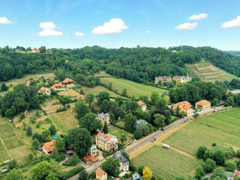 Exklusive Erdgeschoßwohnung in den Weinbergen, Südterrasse (60 m²) und Garten, Stellplätze