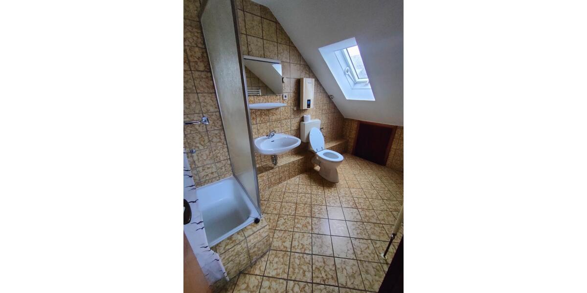 Dachgeschoßwohnung Hilders - 1 Zimmer, 35 m&sup2;, 330&euro; | Angebot:26577813