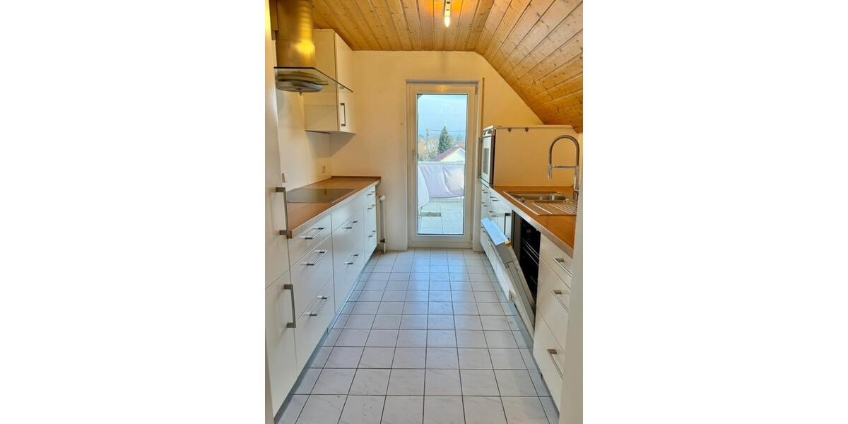 Dachgeschoßwohnung Kirchheim unter Teck - 3 Zimmer, 100 m&sup2;, 1.360&euro; | Angebot:24811598