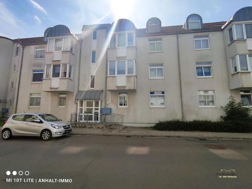Schöne 3-RaumWohnung mit Balkon und Einbauküche