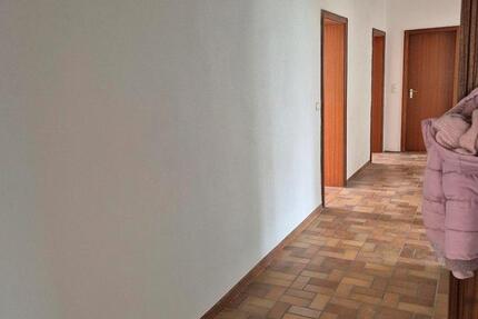 Wohnung Regenstauf - 4 Zimmer, 124 m&sup2;, 1.000&euro; | Angebot:25126685
