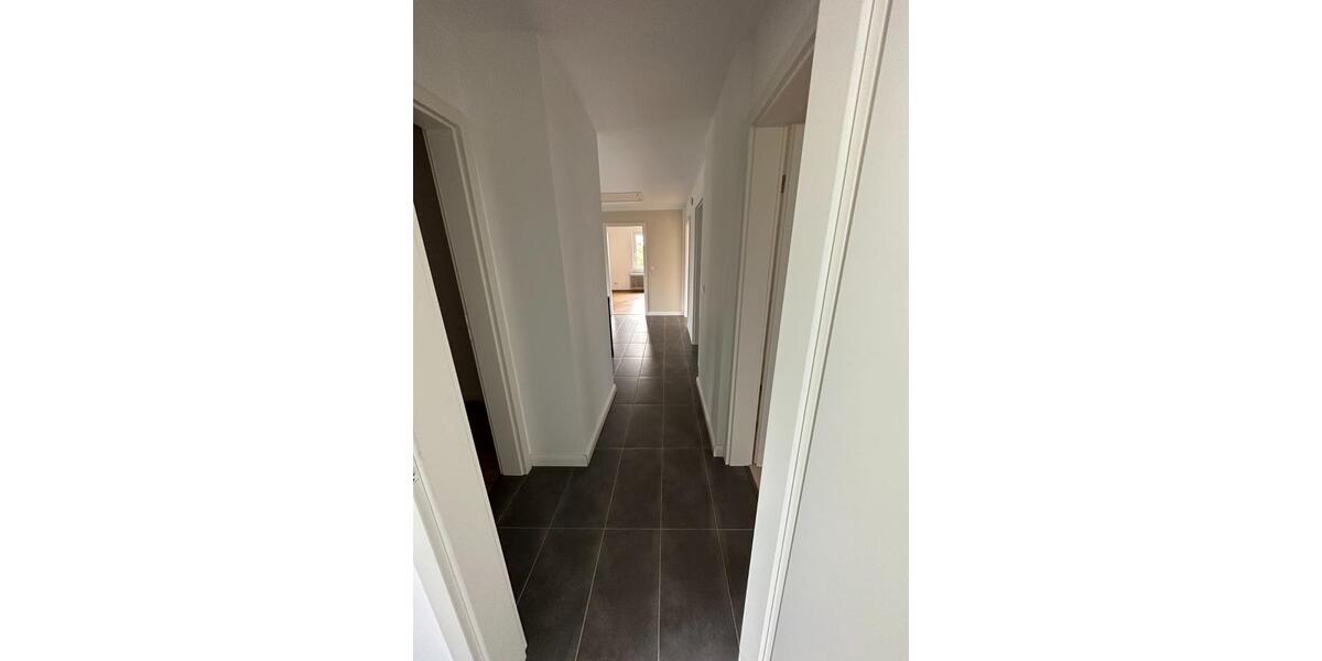 Dachgeschoßwohnung Oldendorf - 3 Zimmer, 90 m&sup2;, 810&euro; | Angebot:25944740