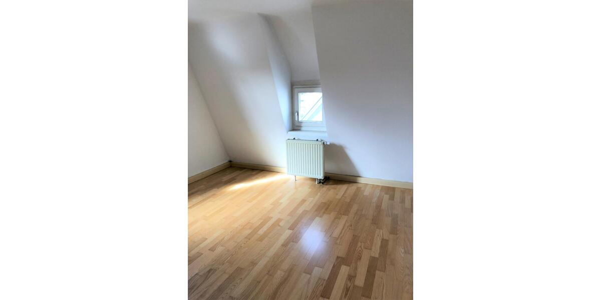 Wohnen auf Zeit Nürtingen - 4 Zimmer, 16 m&sup2;, 360&euro; | Angebot:24814835