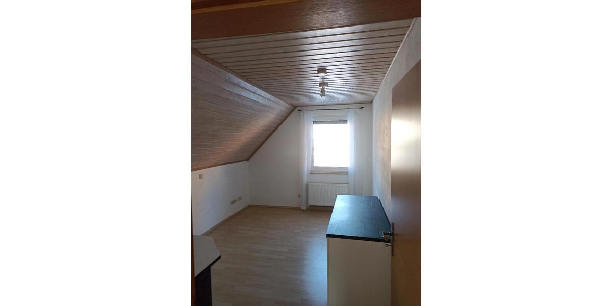 Dachgeschoßwohnung Bad Staffelstein - 3 Zimmer, 70 m&sup2;, 450&euro; | Angebot:24679920