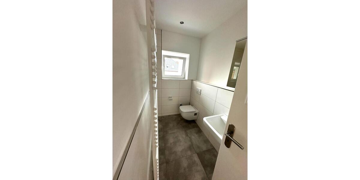 Etagenwohnung Homburg - 4 Zimmer, 130 m&sup2;, 1.250&euro; | Angebot:24784259