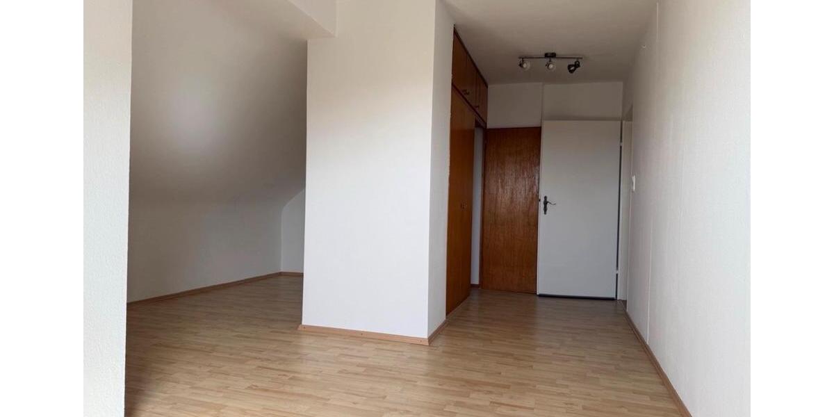 Dachgeschoßwohnung Gießen Wieseck - 3 Zimmer, 95 m&sup2;, 890&euro; | Angebot:26648491
