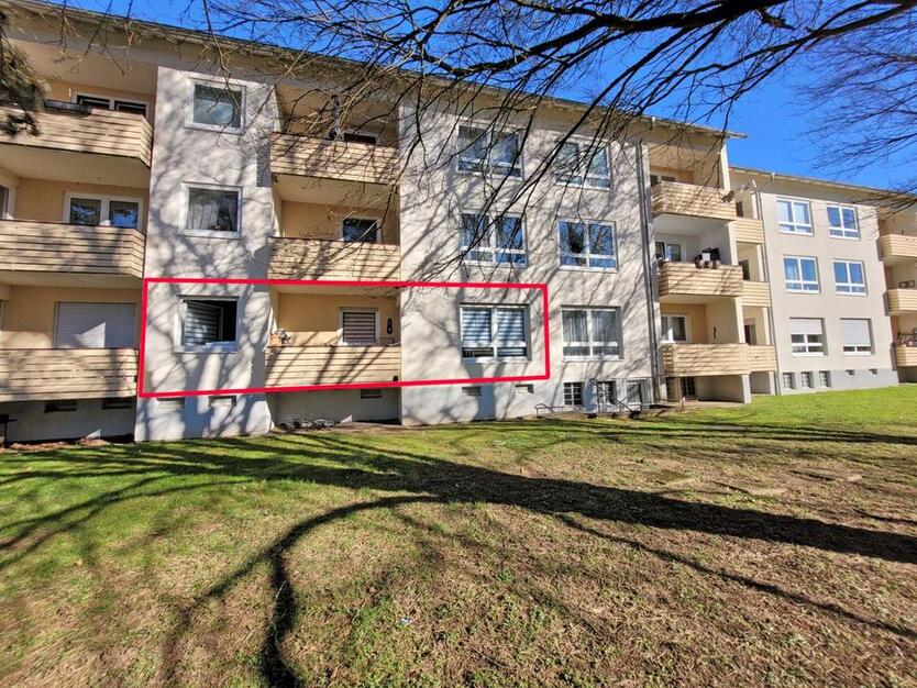 1.800,- € MIETNACHLASS!!! Renovierunsbedürftige 4- Zimmer- Erdgeschoßwohnung in Bad Hersfeld