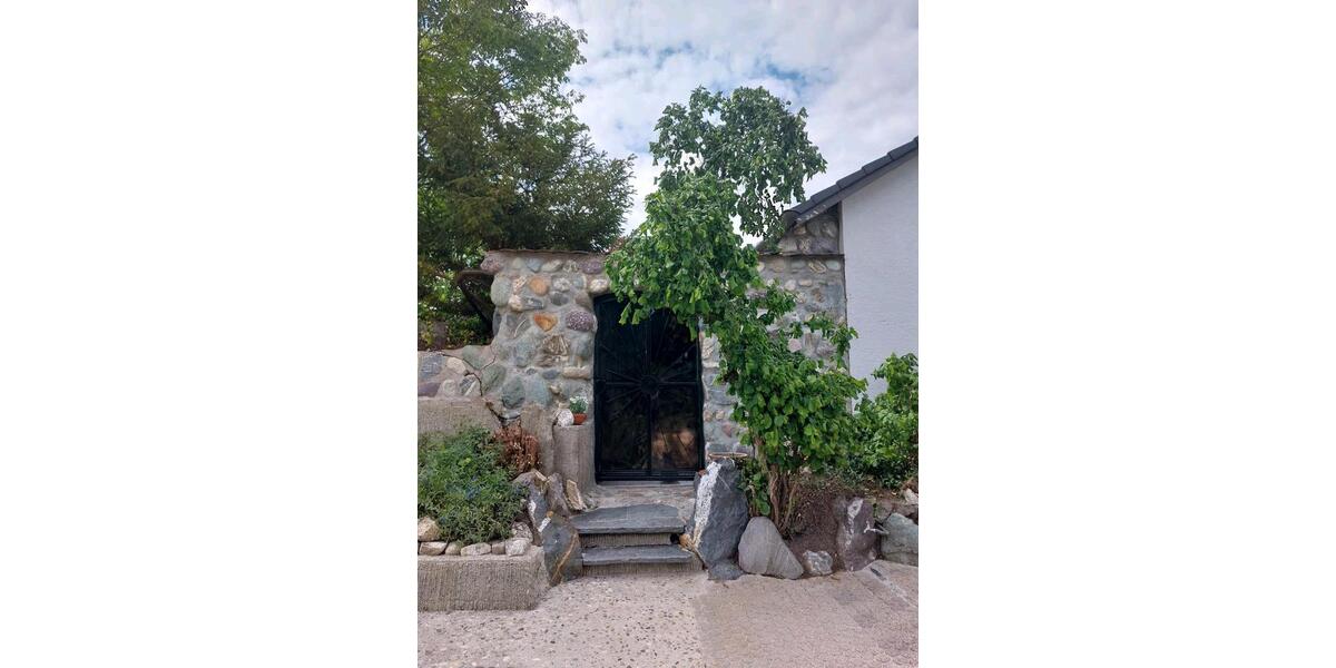 Dachgeschoßwohnung Singen (Hohentwiel) - 3 Zimmer, 80 m&sup2;, 100&euro; | Angebot:26615331