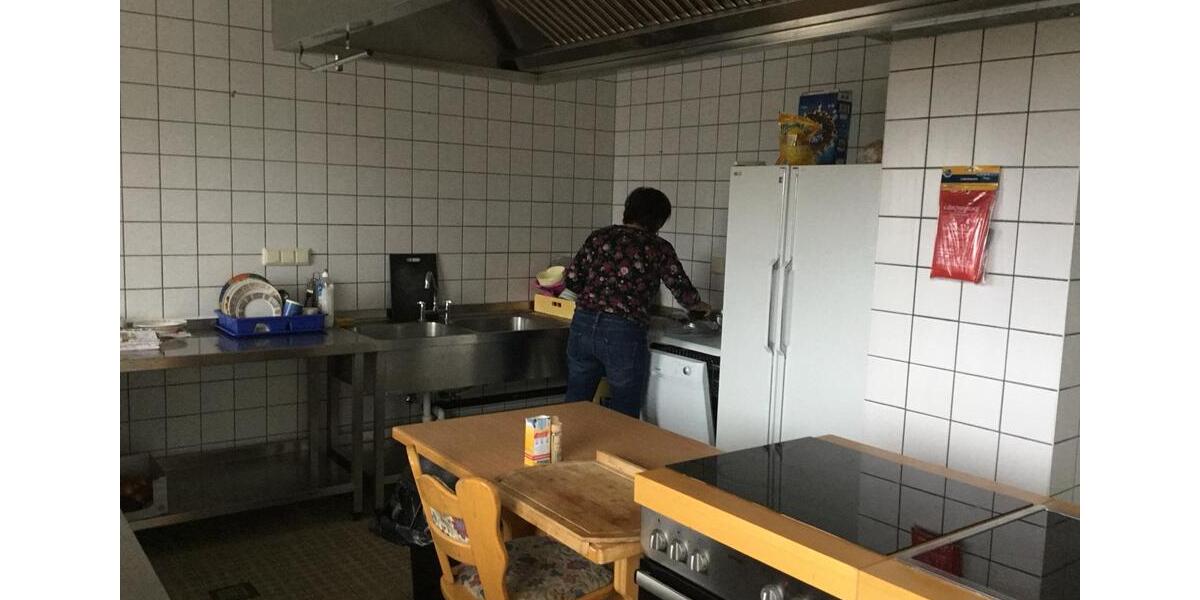 Erdgeschoßwohnung Sulzbach-Rosenberg Rosenberg - 6 Zimmer, 180 m&sup2;, 2.000&euro; | Angebot:25282327