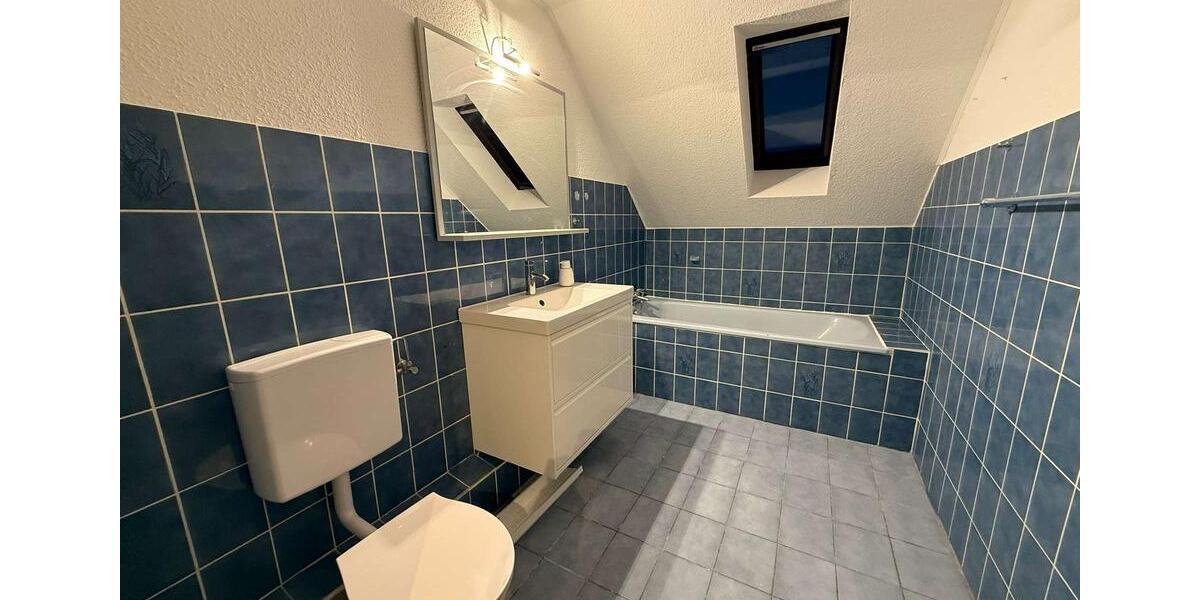 Dachgeschoßwohnung Lage - 2 Zimmer, 61 m&sup2;, 461&euro; | Angebot:26260506