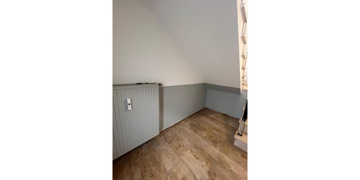 Dachgeschoßwohnung Hemau - 4 Zimmer, 75 m&sup2;, 850&euro; | Angebot:24803916