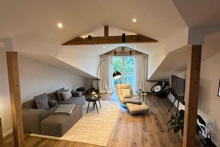 2-Zimmer Dachgeschosswohnung im Herzen von Alt Breinig (52223) zimmer