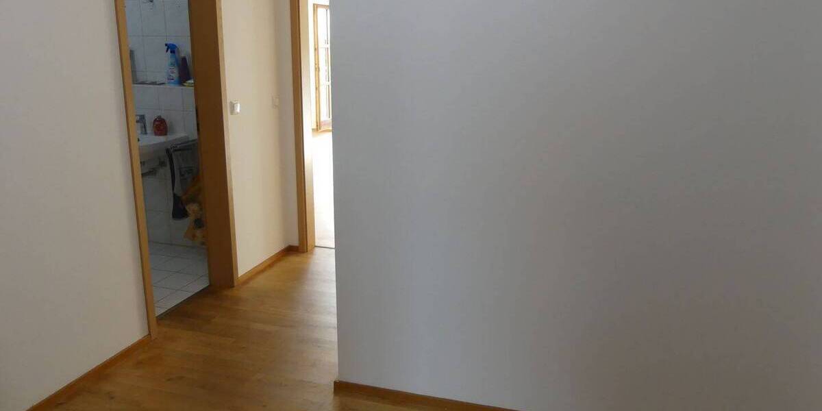 Etagenwohnung Roßtal - 2 Zimmer, 60 m&sup2;, 580&euro; | Angebot:25743068