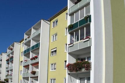 2-Raum-Wohnung mit Balkon im Wohngebiet Weida zimmer
