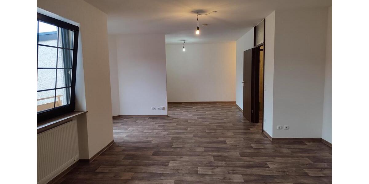 Modernisierte 2- Zimmer- Wohnung mit Balkon direkt in der Saarlouiser Innenstadt 2 zimmer