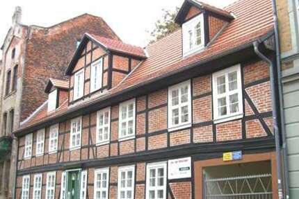 Wohnung zum Mieten in Schwerin 300 € 32 m²