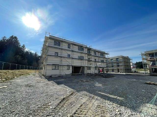 Einfamilienhaus Pforzen - 8 Zimmer, 239 m&sup2;, 2.200&euro; | Angebot:25929718