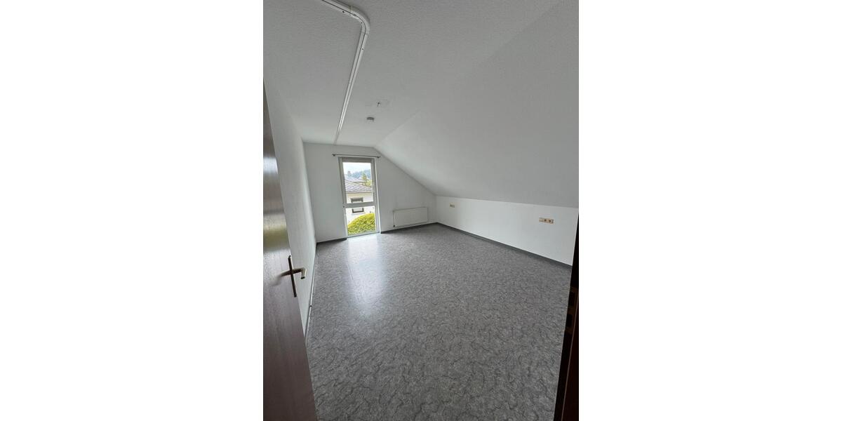 Etagenwohnung Prüm - 3 Zimmer, 82 m&sup2;, 880&euro; | Angebot:26618749