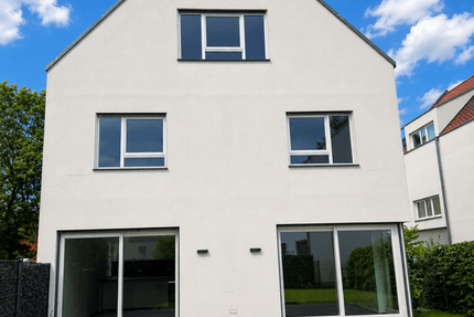 Haus Niederdorfelden - 7 Zimmer, 210 m&sup2;, 3.100&euro; | Angebot:27127707