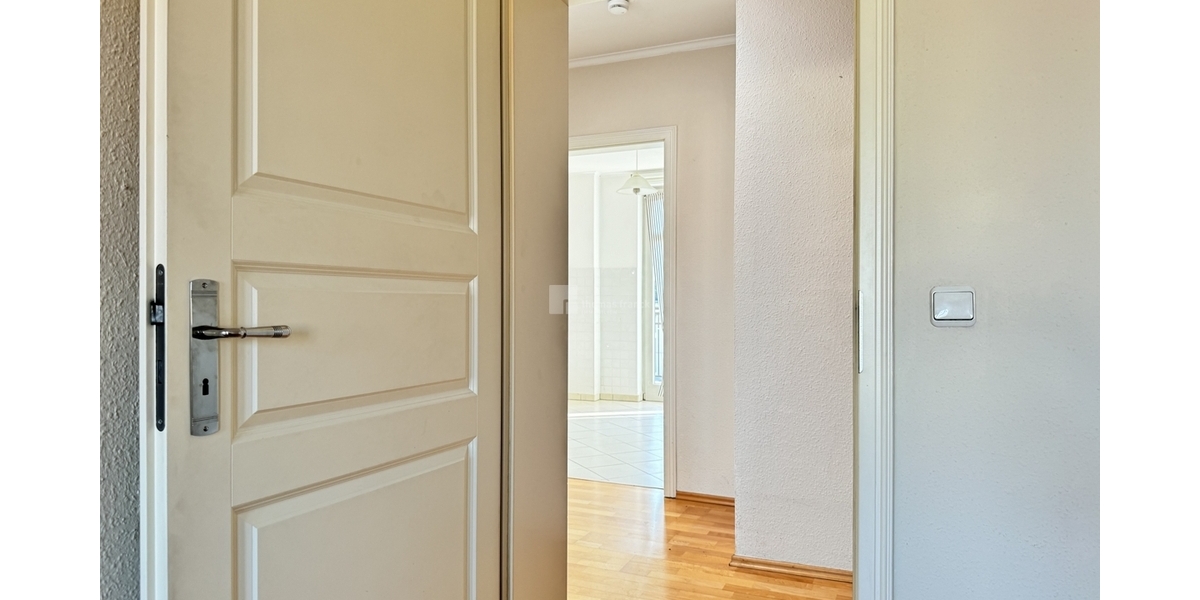 Wohnen mit Weltkulturerbe: 2-Zimmer-Wohnung mit Balkon, Fahrstuhl & Ausblick - Etagenwohnung Schwerin Altstadt | Angebot:26614880