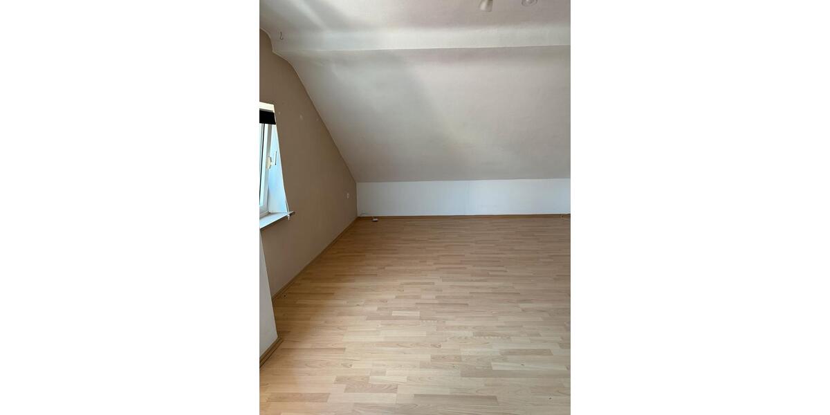 Dachgeschoßwohnung Nalbach - 2 Zimmer, 60 m&sup2;, 800&euro; | Angebot:26169570