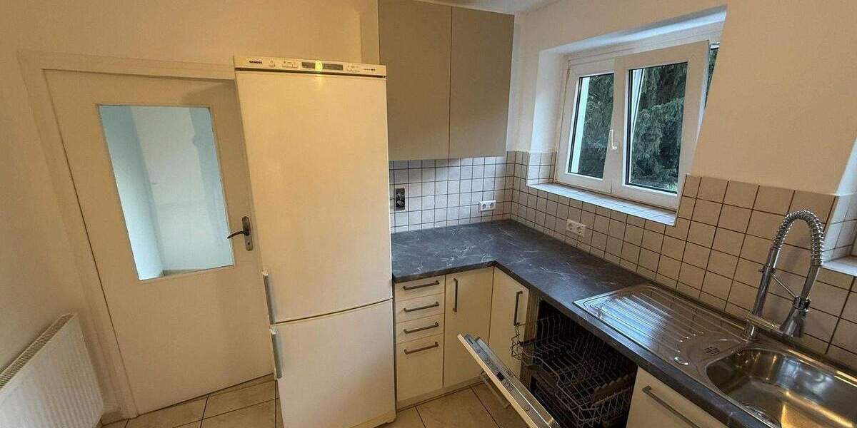 4,5-Zimmer-Wohnung Halbhöhenlage von Stuttgart, Renoviert, EBK, 2XBalkon, Stellplatz, u.m.v. 4 zimmer