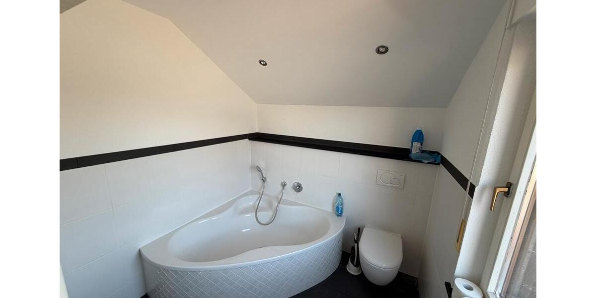 Dachgeschoßwohnung Siegen Eiserfeld - 3 Zimmer, 105 m&sup2;, 850&euro; | Angebot:25258307