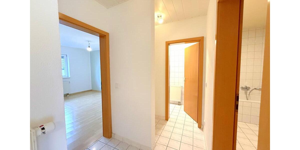 Helle 85m² Whg.frisch renoviert inkl. Vollbad,Gäste WC & Rolläden 3 zimmer