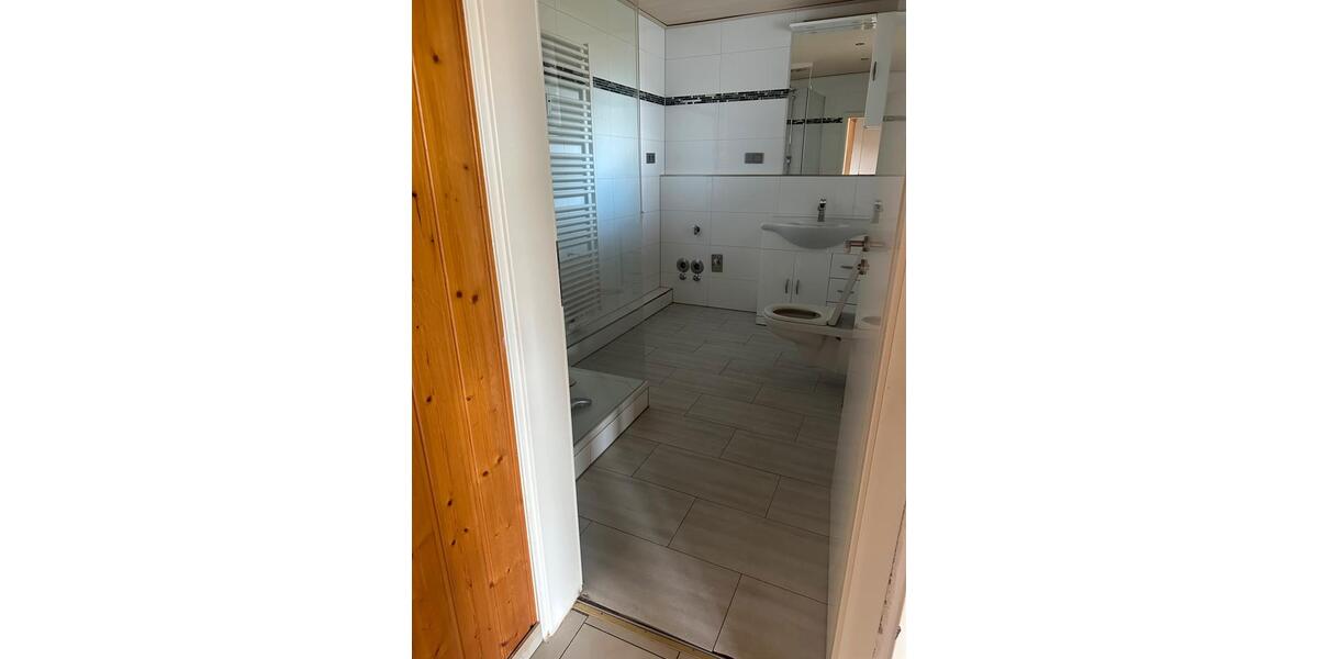 Etagenwohnung Viernheim - 4 Zimmer, 120 m&sup2;, 1.350&euro; | Angebot:26041316